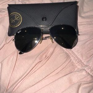 Ray-Ban Black Aviator Sunglasses with Case